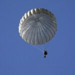 🪂¡Vive la adrenalina al máximo en Nicaragua con paracaidismo! Descubre la emoción de saltar al vacío en el hermoso país centroamericano 🌴